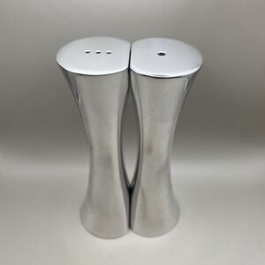 Vintage Nambe Kissing Salt And Pepper Set Number 6086